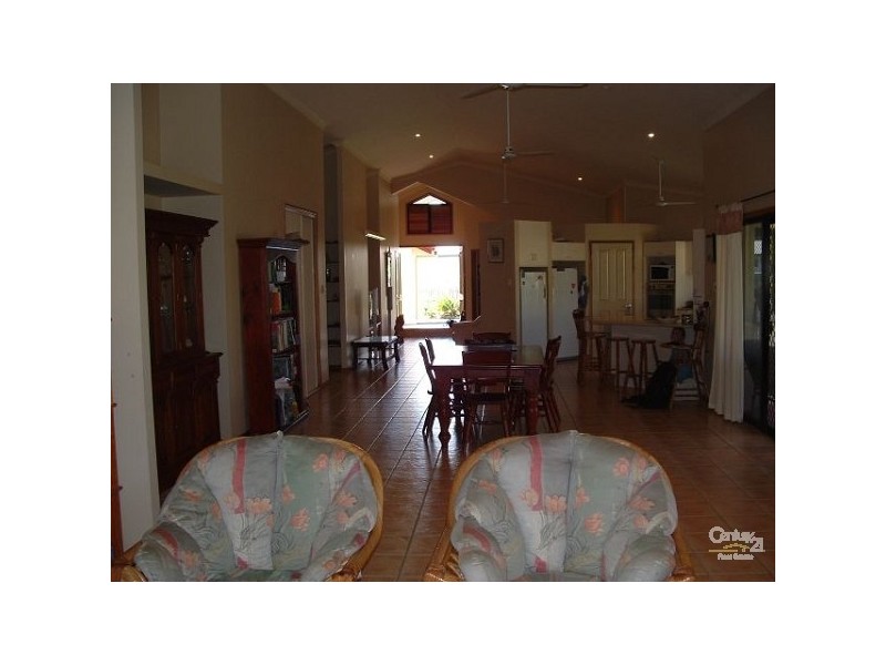 4 Hickory Court, Bushland Beach QLD 4818