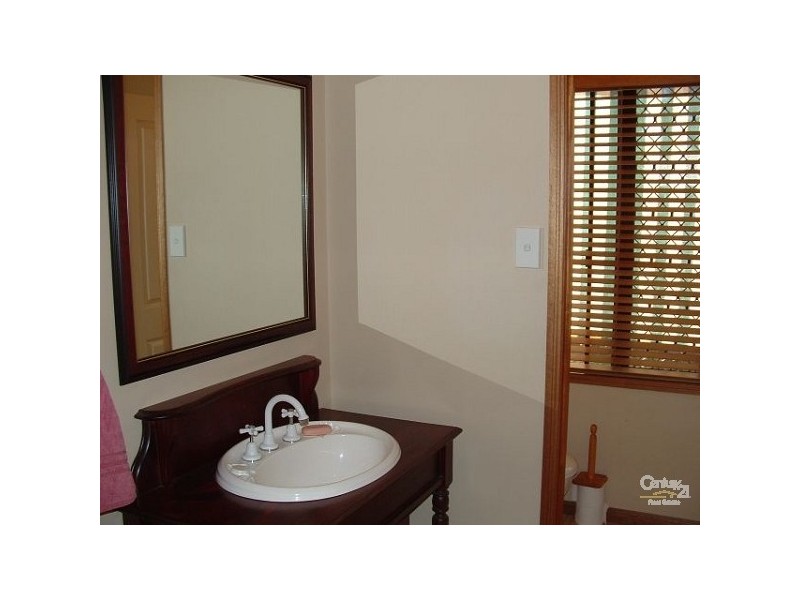 4 Hickory Court, Bushland Beach QLD 4818