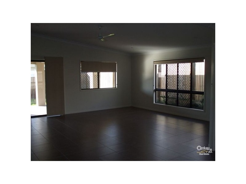 Bushland Beach QLD 4818