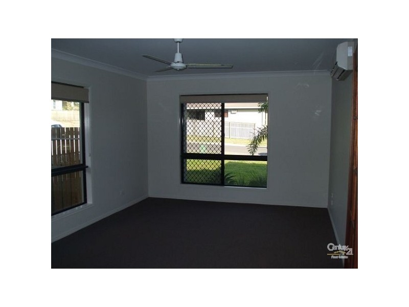 Bushland Beach QLD 4818