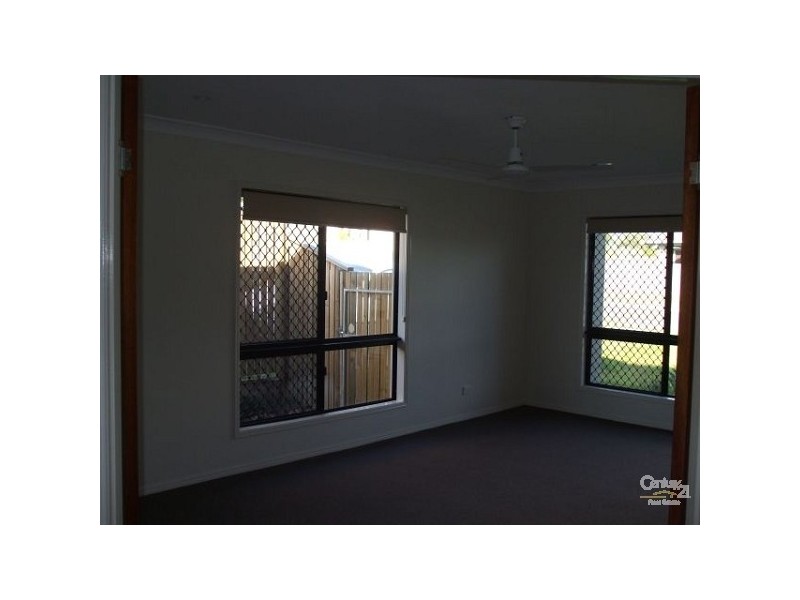 Bushland Beach QLD 4818