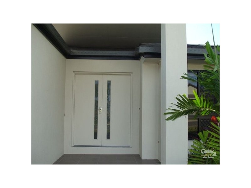 Bushland Beach QLD 4818