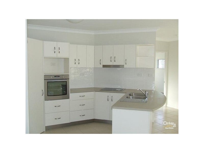 Bushland Beach QLD 4818