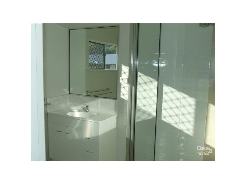 Bushland Beach QLD 4818