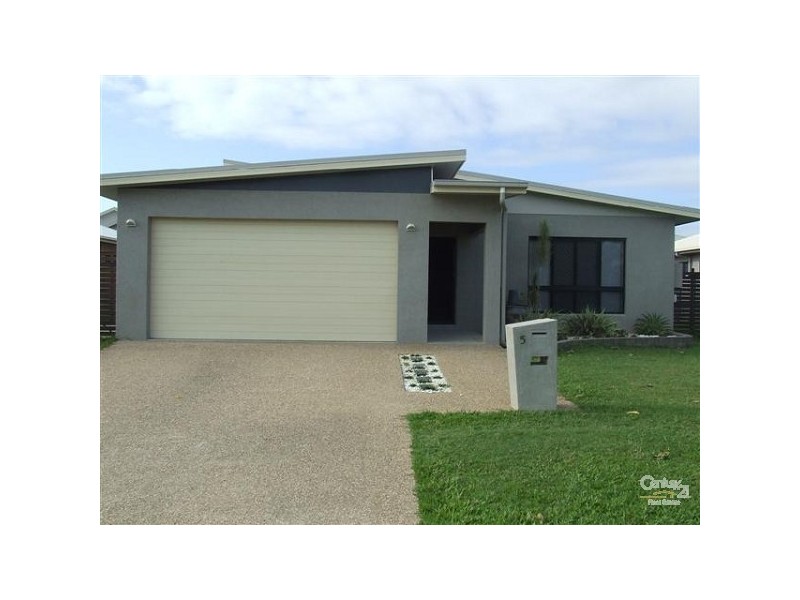 Bushland Beach QLD 4818