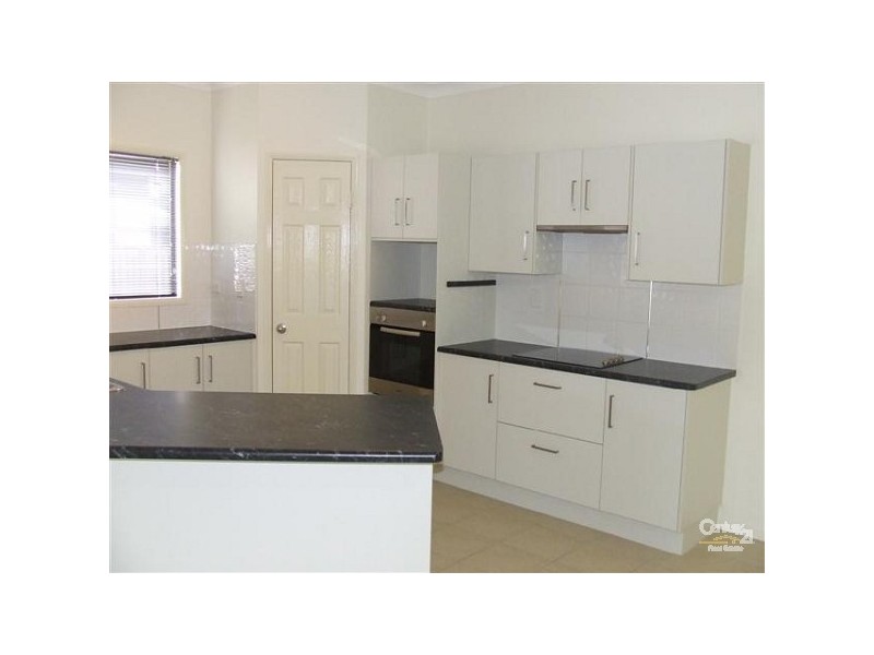 Bushland Beach QLD 4818