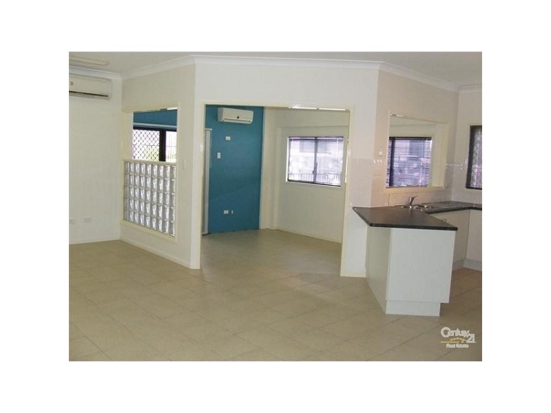 Bushland Beach QLD 4818