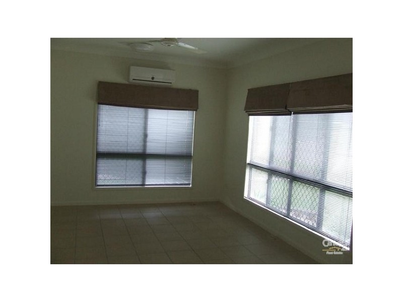 Bushland Beach QLD 4818