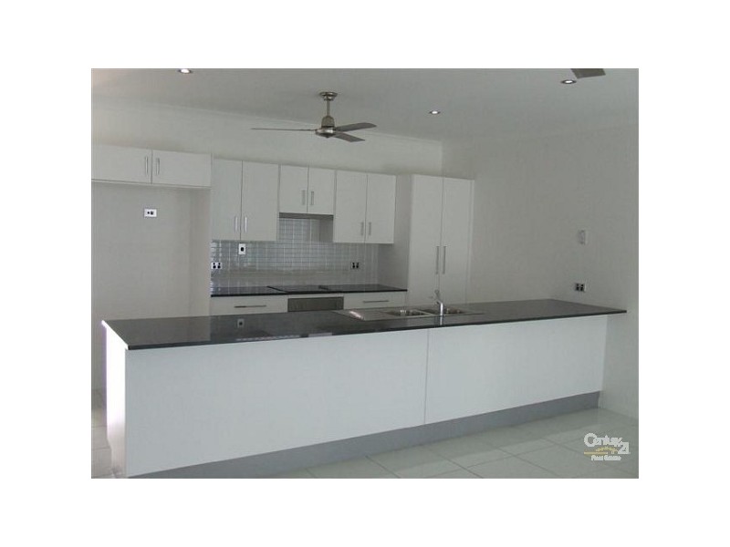 Bushland Beach QLD 4818