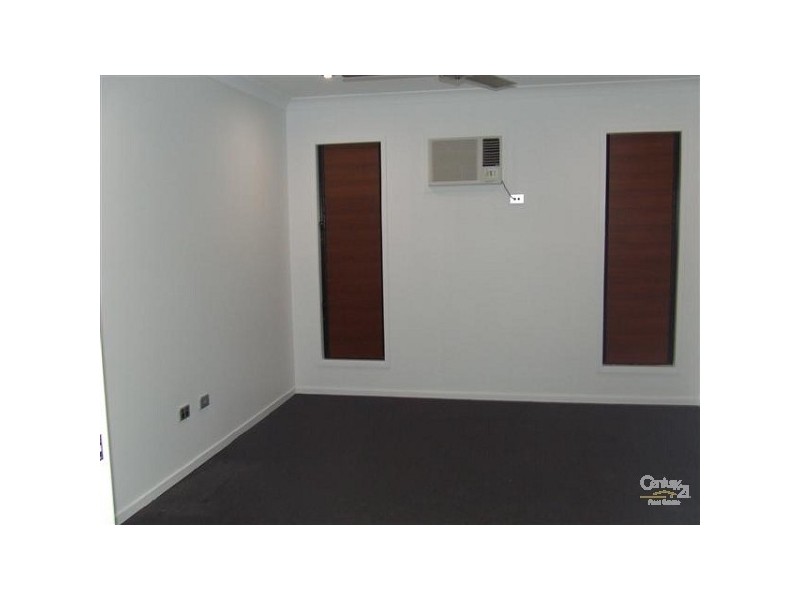 Bushland Beach QLD 4818