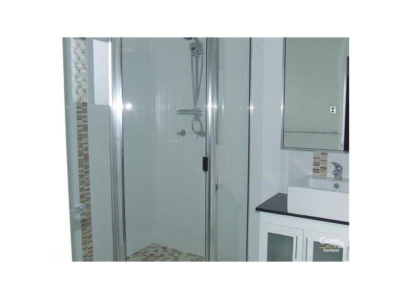 Bushland Beach QLD 4818