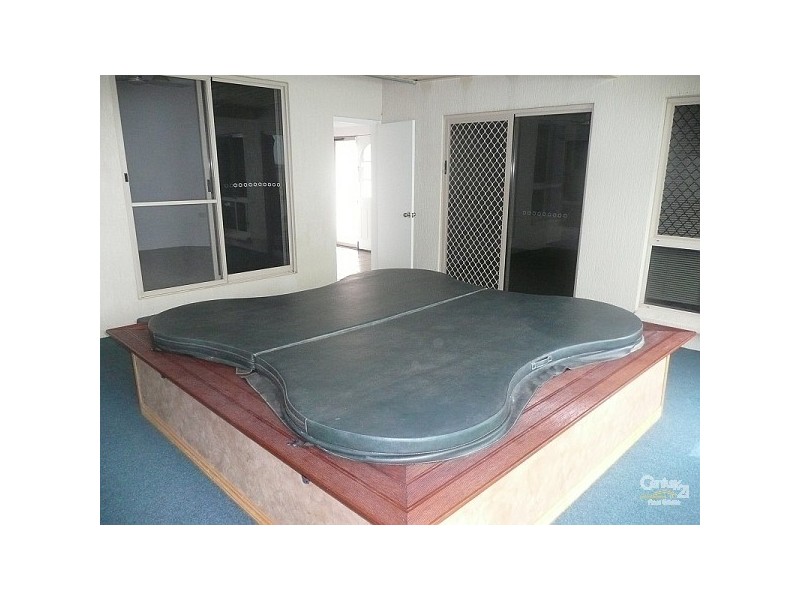 38 Burnda Street, Kirwan QLD 4817