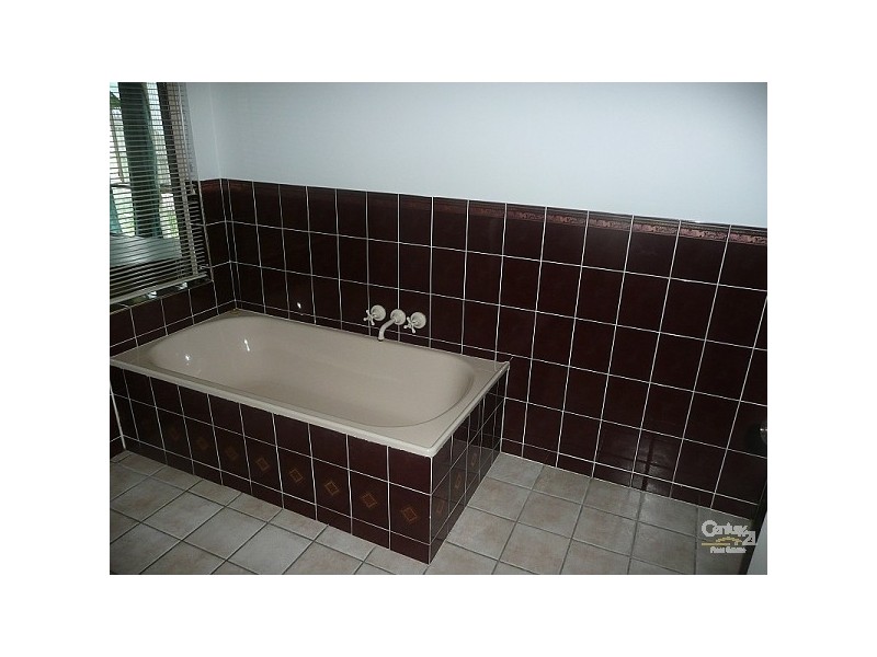 38 Burnda Street, Kirwan QLD 4817