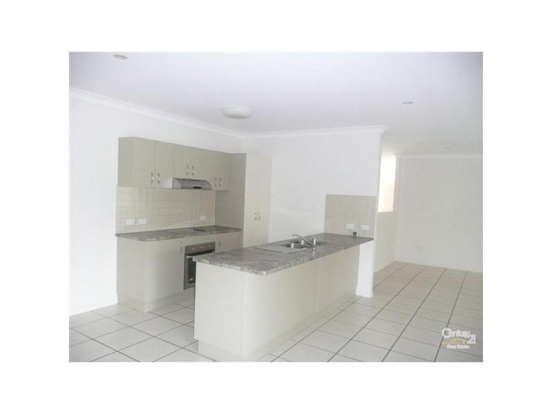 Bushland Beach QLD 4818