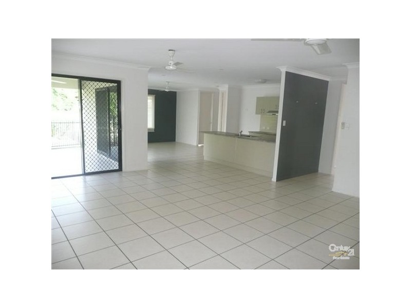 Bushland Beach QLD 4818