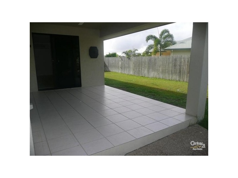 Bushland Beach QLD 4818