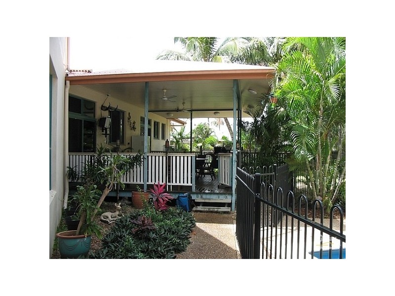 4 Alba Court, Bushland Beach QLD 4818