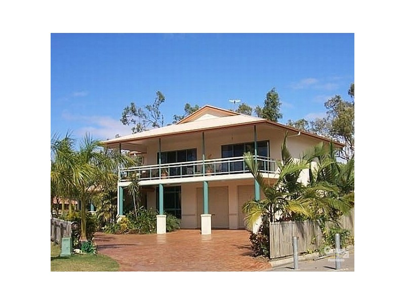 4 Alba Court, Bushland Beach QLD 4818