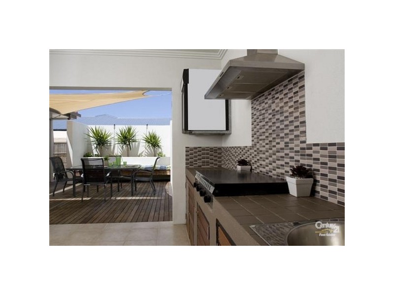 73 Bamboo Crescent, Mount Louisa QLD 4814