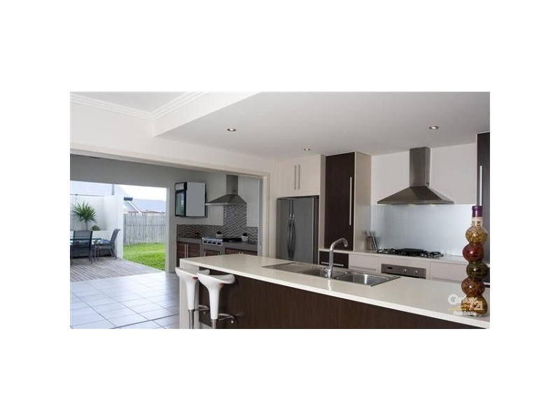 73 Bamboo Crescent, Mount Louisa QLD 4814