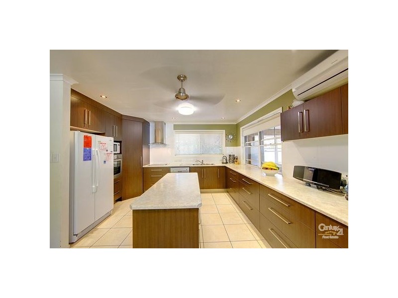 6 Birch Court, Bushland Beach QLD 4818