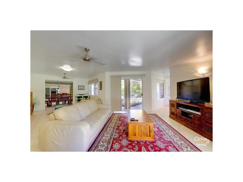 6 Birch Court, Bushland Beach QLD 4818