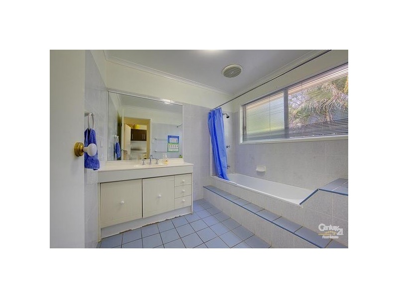 6 Birch Court, Bushland Beach QLD 4818