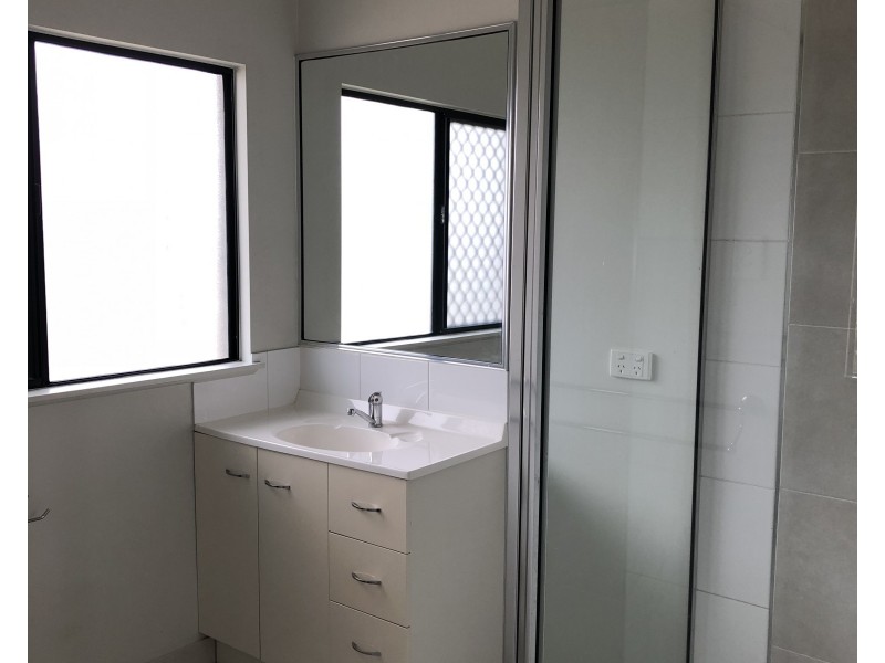 73 Daintree Drive, Bushland Beach QLD 4818