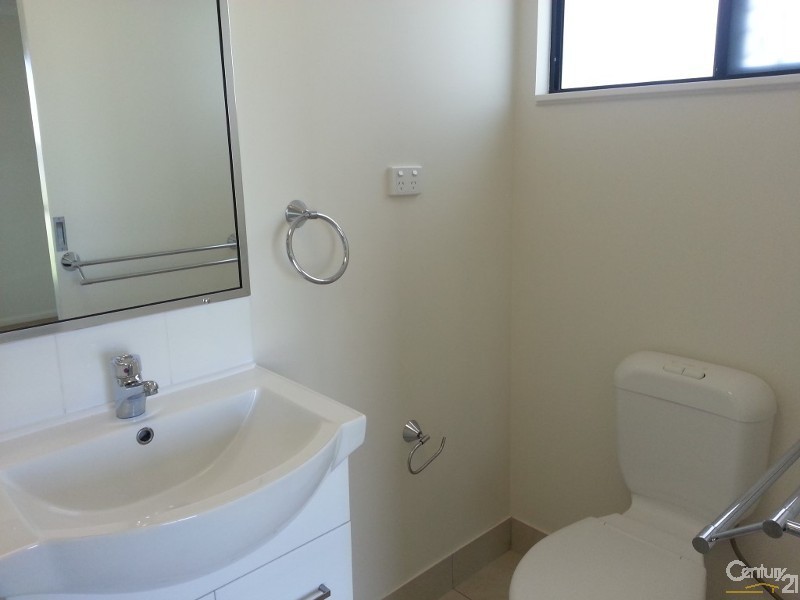 Bushland Beach QLD 4818