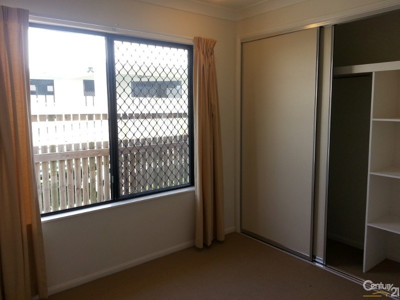 Bushland Beach QLD 4818