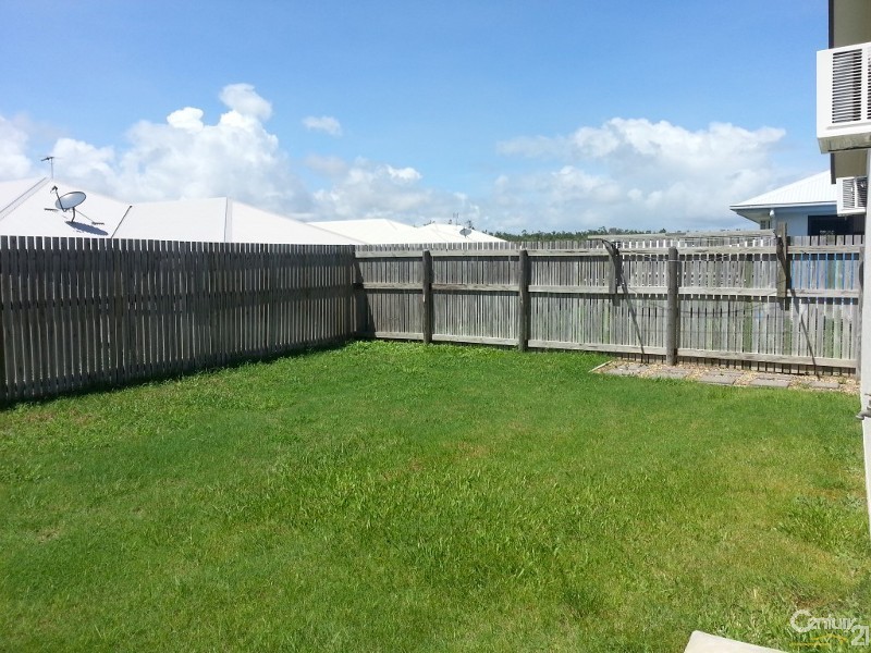 Bushland Beach QLD 4818