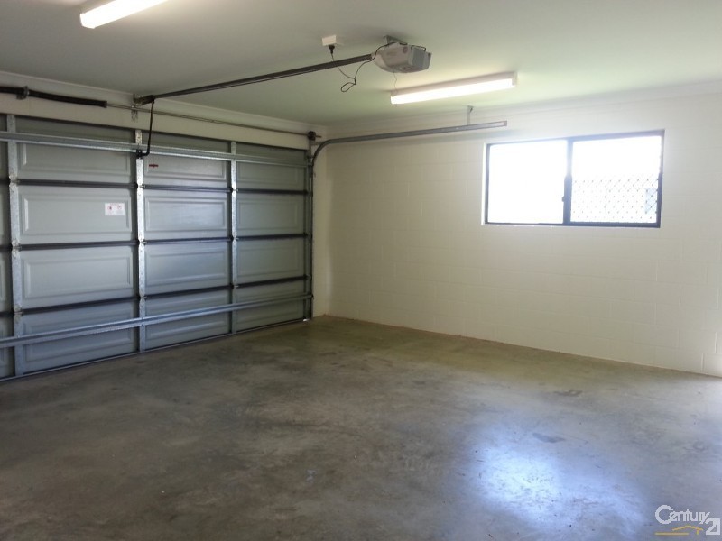 Bushland Beach QLD 4818