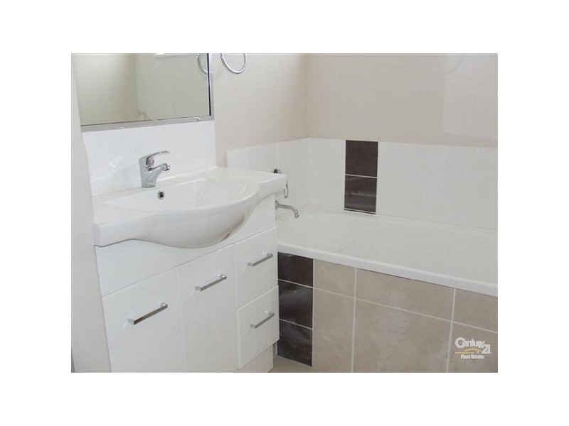 Bushland Beach QLD 4818