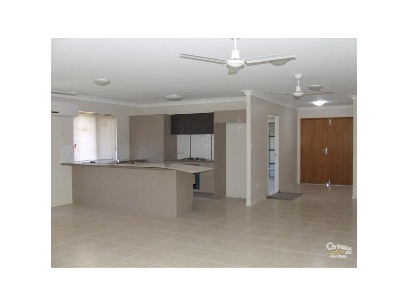 Bushland Beach QLD 4818