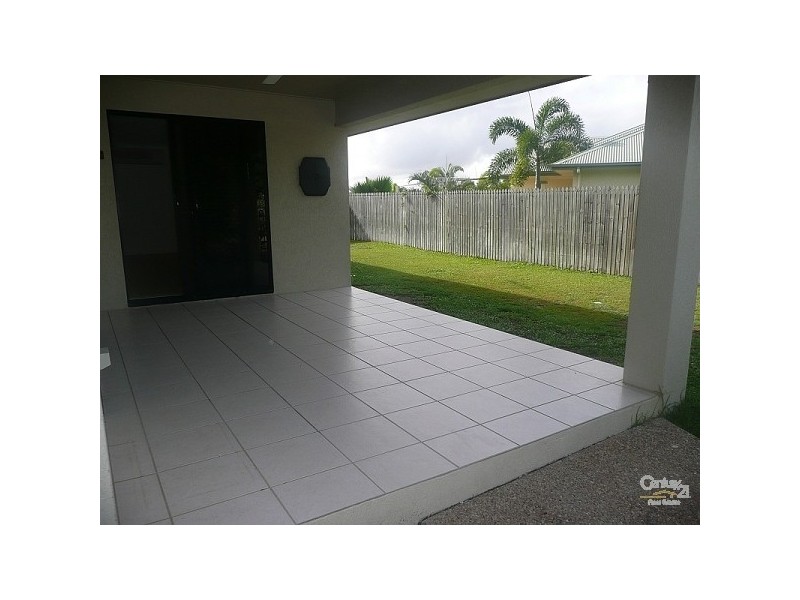 25 Greentree Circuit, Bushland Beach QLD 4818