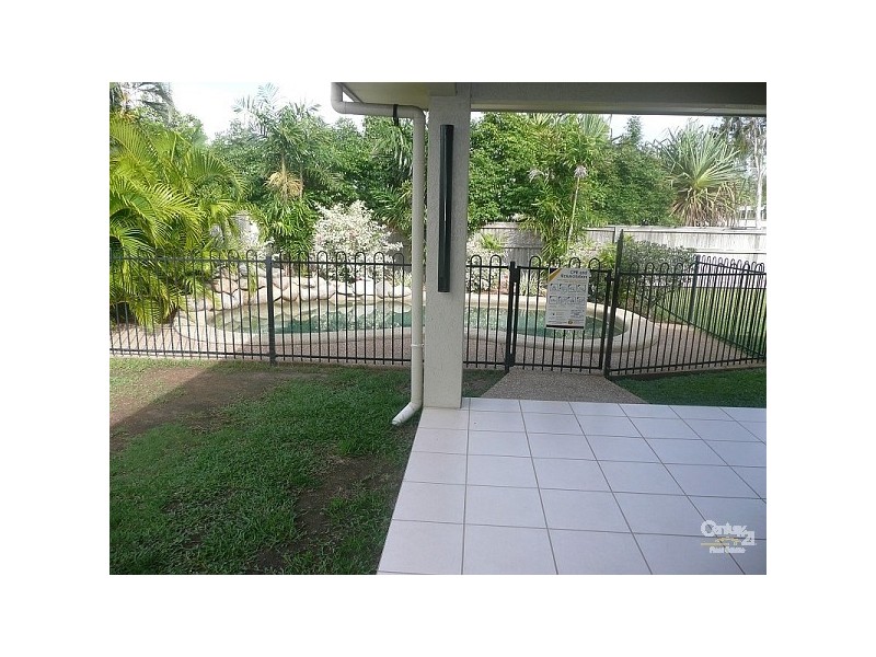 25 Greentree Circuit, Bushland Beach QLD 4818