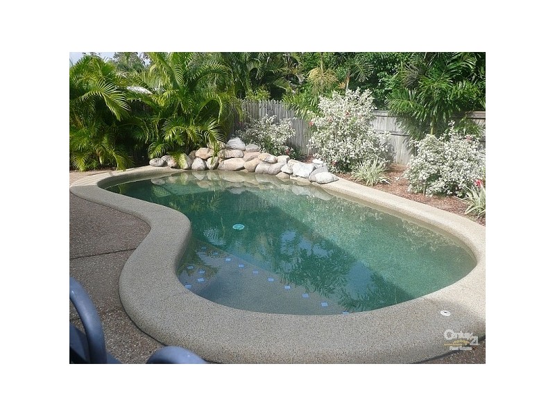 25 Greentree Circuit, Bushland Beach QLD 4818