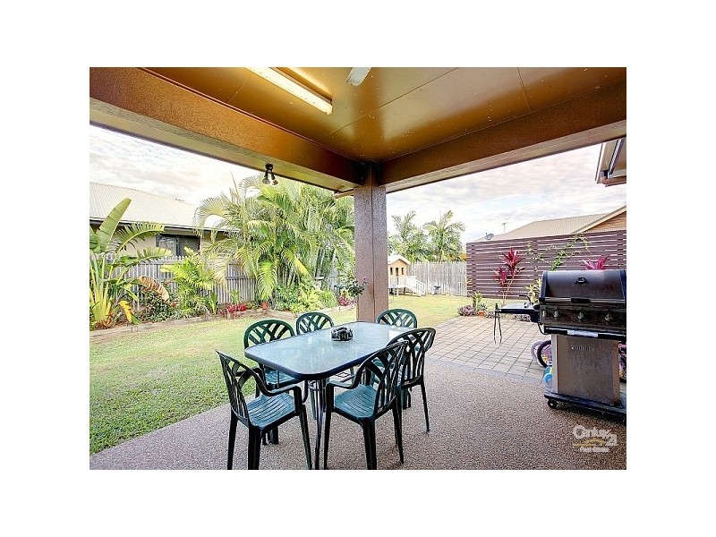 20 Greentree Circuit, Bushland Beach QLD 4818