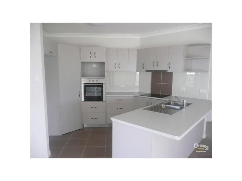 Bushland Beach QLD 4818