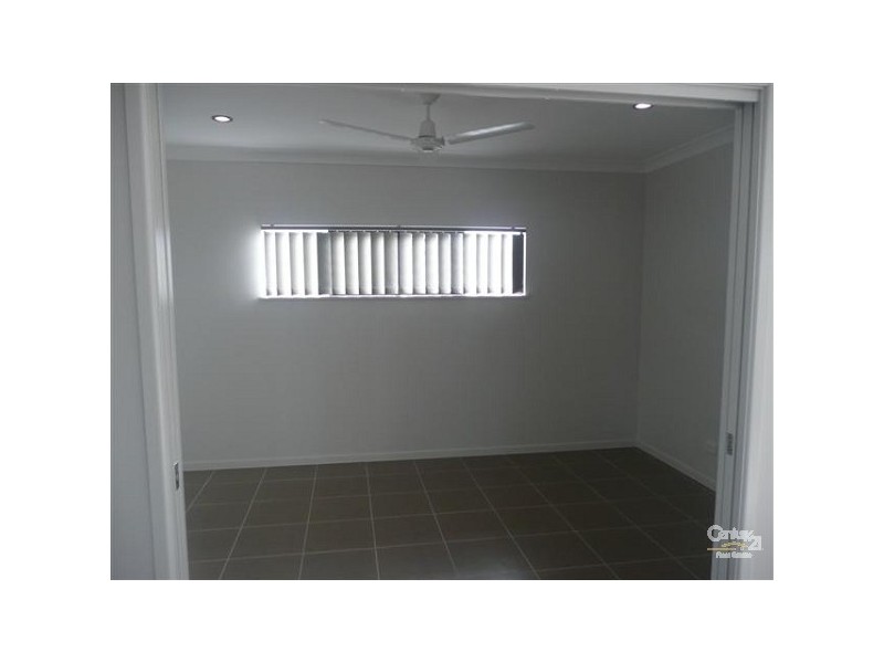 Bushland Beach QLD 4818