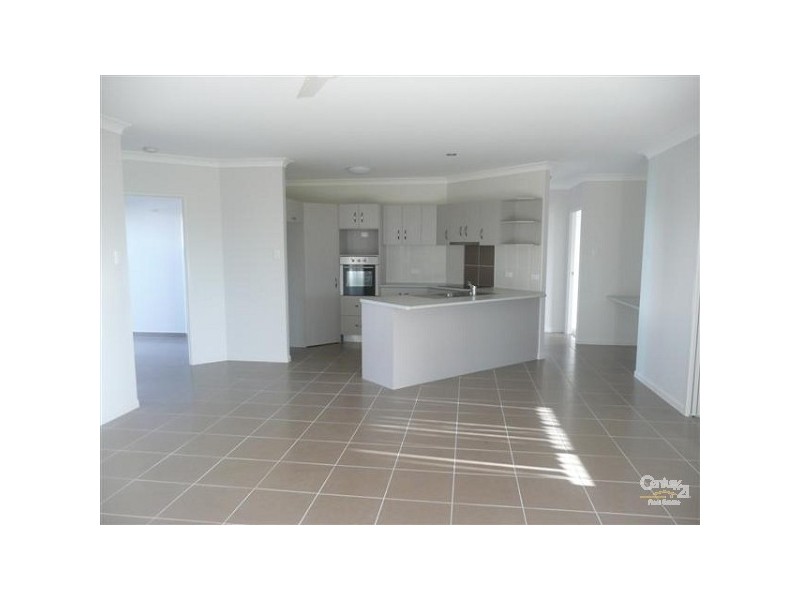 Bushland Beach QLD 4818