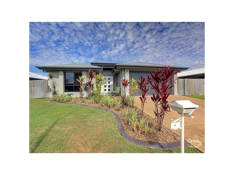 28 Eungella Court, Bushland Beach QLD 4818