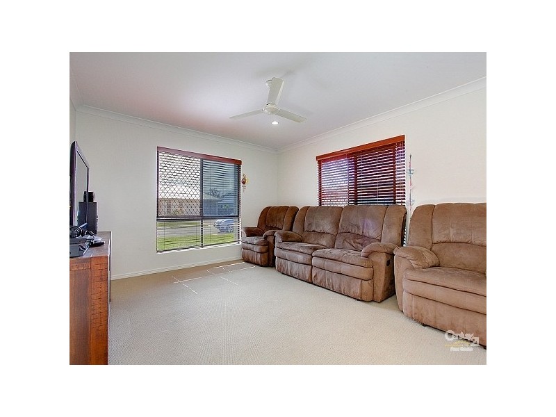 28 Eungella Court, Bushland Beach QLD 4818