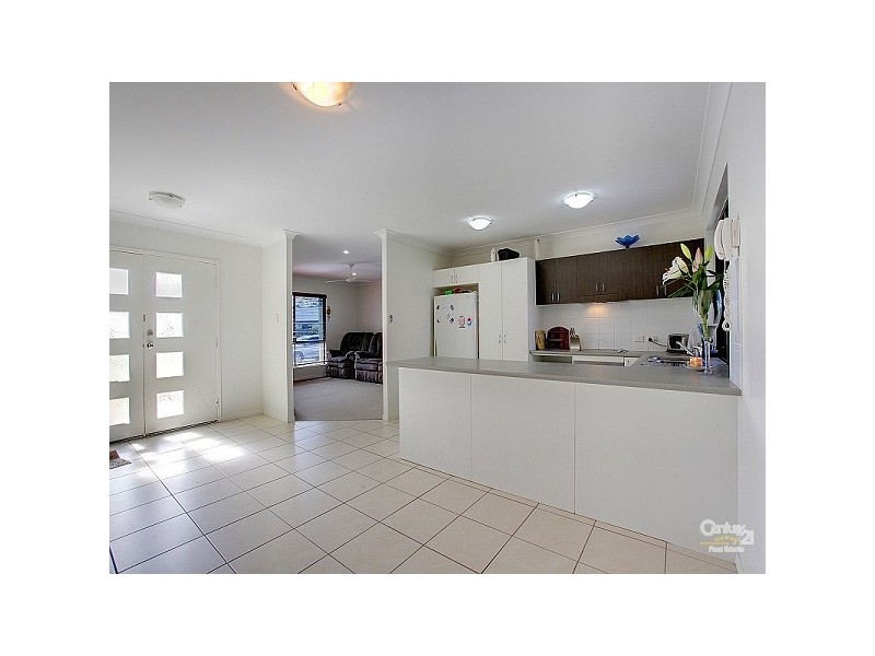 28 Eungella Court, Bushland Beach QLD 4818
