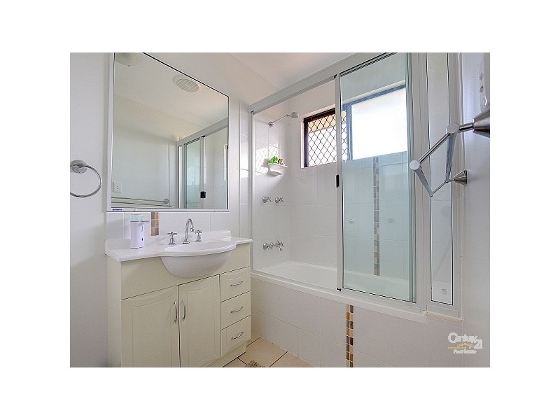 28 Eungella Court, Bushland Beach QLD 4818