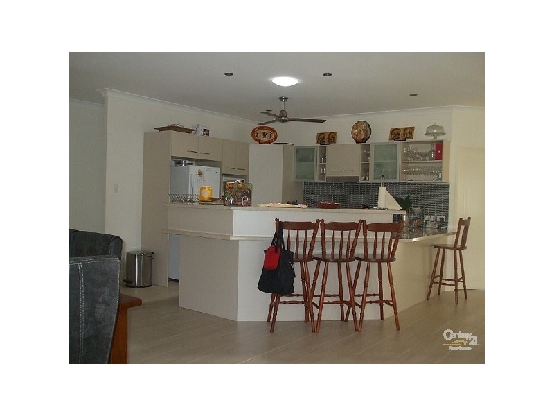 16 Shutehaven Circuit, Bushland Beach QLD 4818