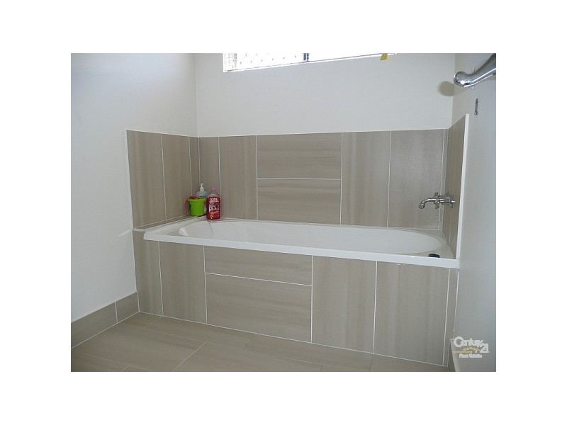 16 Shutehaven Circuit, Bushland Beach QLD 4818