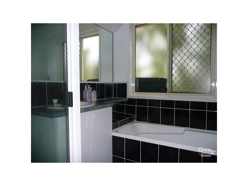 1 Duroy Street, Mount Low QLD 4818