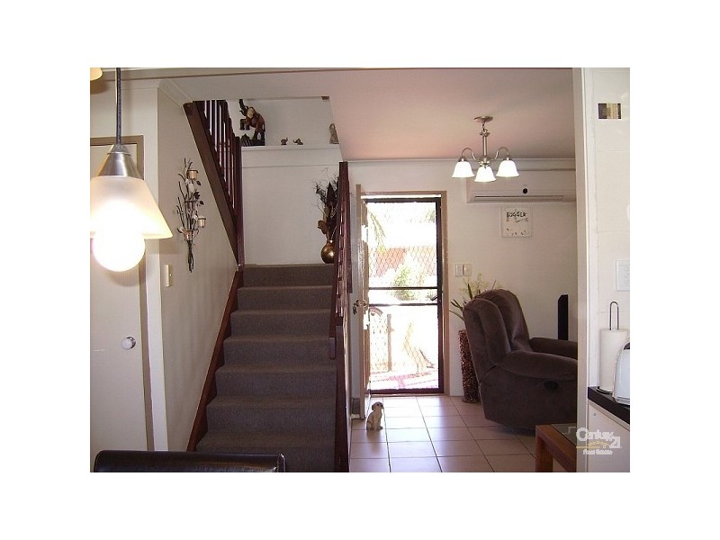 371 Mount Low Parkway, Bushland Beach QLD 4818