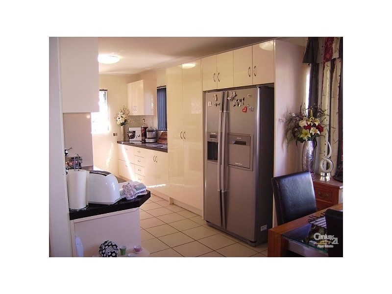 371 Mount Low Parkway, Bushland Beach QLD 4818